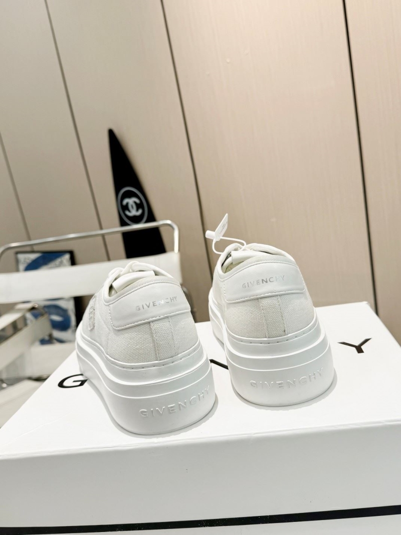 Givenchy Sneakers